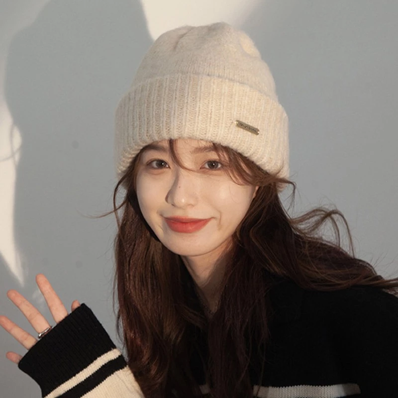  Mũ Len Dệt Kim Dáng Rộng Phối Nhãn Kim Loại Thời Trang Thu Đông Dễ Phối Đồ Cho Nam Và Nữ