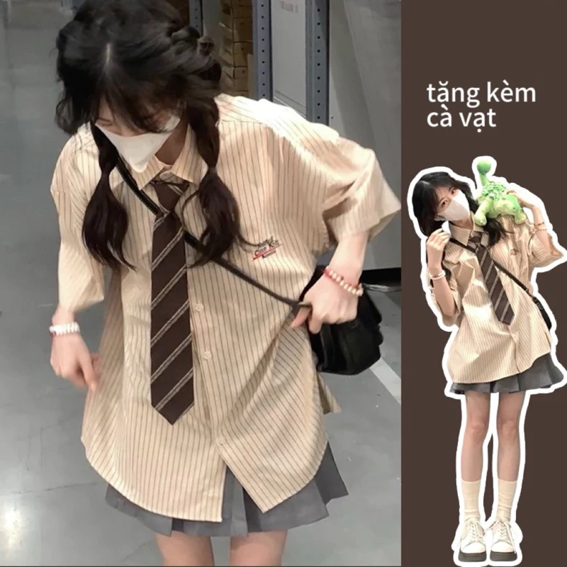  [ẢNH THẬT] SẴN Áo sơmi ngắn tay KÈM CÀ VẠT kẻ sọc trắng nâu trà sữa siêu ngọt ngào oversize chùm mông JK Nhật Bản nữ